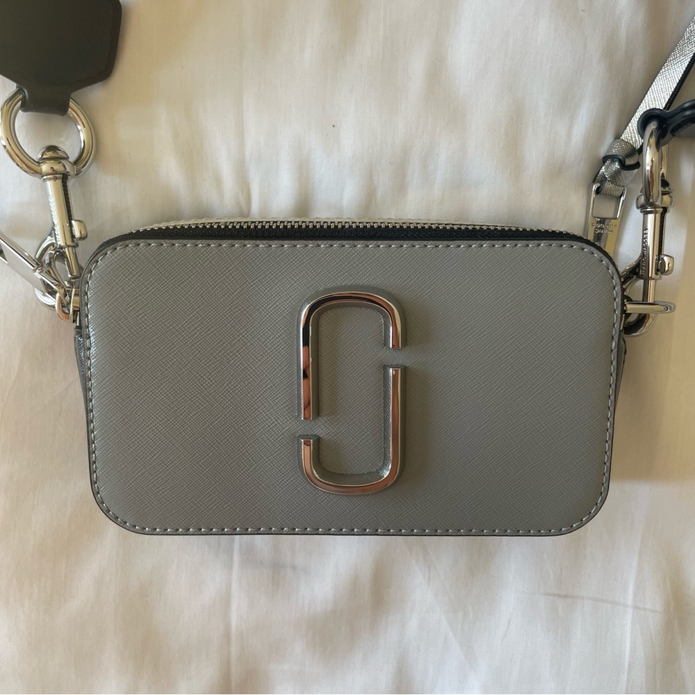 Marc Jacobs The Snapshot - Wolf Grey Multi - Picture 8 of 16